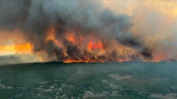 Fransa'da Gironde vilayetindeki yangında 3 bin hektardan fazla yeşil alan yandı