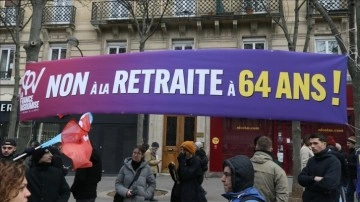 Fransa'da meclis emeklilik reformuna ilişkin referandum talebini reddetti