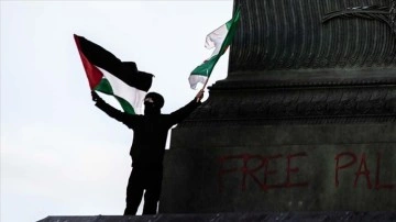 Fransa'da Müslüman öğrenciler Gazze'deki "soykırımı" kınadı