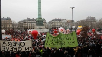 Fransa'da öğrenciler Macron'un üniversitelerin finansmanına ilişkin sözlerine tepkili