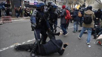Fransa'da polis müdahalesi sonucu gözünü kaybeden gence 15 bin avro ödenecek