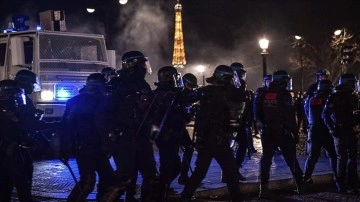 Fransa'da polislerin ırkçı söylemlerini ses kaydıyla ifşa eden Afrikalı yeniden gözaltına alınd