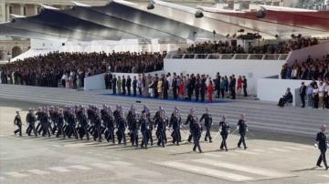 Fransa'nın 14 Temmuz Ulusal Bayramı için Paris'te askeri geçit töreni düzenlendi