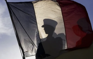 Fransız istihbaratı Suriye'de T&uuml;rkiye'ye karşı, Ukrayna'da Rusya&rsquo;ya karşı savaşıyor! -&Ouml;m&uuml;r &Ccedil;elikd&ouml;nmez yazdı-