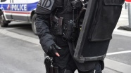 Fransız polisi elektrikli testereli palyaço arıyor