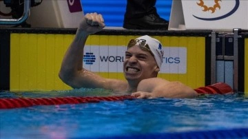 Fransız yüzücü Leon Marchand, 400 metre karışık dünya rekorunu kırdı