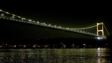 FSM Köprüsü, Çocukluk Çağı Kanser Günü'ne dikkati çekmek için ışıklandırıldı
