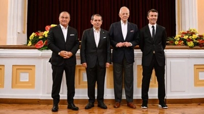 Galatasaray camiası, UEFA Kupası şampiyonluğunun 26. yıl d&ouml;n&uuml;m&uuml;nde buluştu