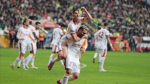 Galatasaray, deplasmanda Antalyaspor’u 4-1 mağlup etti