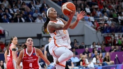 Galatasaray, FIBA Kadınlar Avrupa Ligi'nde finale y&uuml;kselerek Fenerbah&ccedil;e'nin rakibi oldu