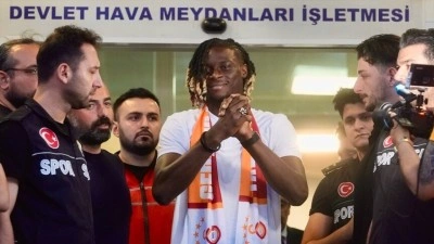 Galatasaray'ın transfer g&ouml;r&uuml;şmelerinde bulunduğu Lesley Ugochukwu, İstanbul'a geldi