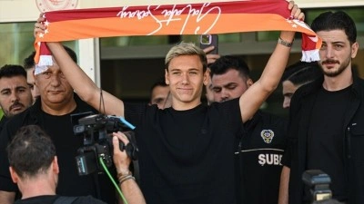 Galatasaray'ın transfer g&ouml;r&uuml;şmelerine başladığı Aleksey Batrakov İstanbul'da