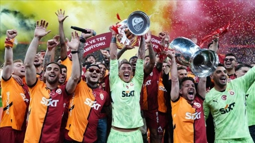Galatasaray, sezonu çifte kupa mutluluğuyla kapattı
