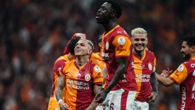 Galatasaray, tecr&uuml;beli kadrosuyla şampiyonluğa y&uuml;r&uuml;yor