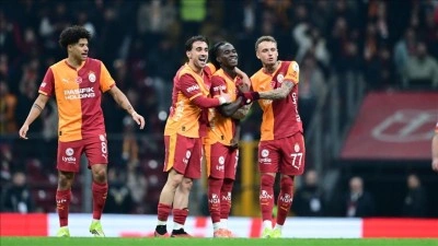 Galatasaray, zirvede puan farkını 7'ye &ccedil;ıkardı