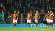 Galatasaray, zirvedekilere karşı saha avantajını kullanamıyor