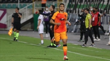 Galatasaray'ın Mısırlı oyuncusu Mustafa Muhammed'in yerine sınava giren arkadaşına gözaltı