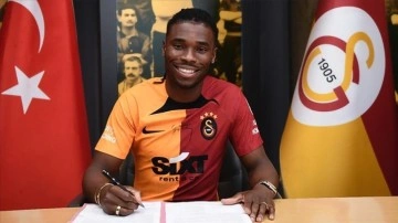 Galatasaray'ın tarihindeki ilk Kanadalı futbolcu Adekugbe oldu