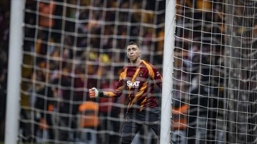 Galatasaray'ın Uruguaylı kalecisi Muslera, 4 milli maçtan men cezası aldı