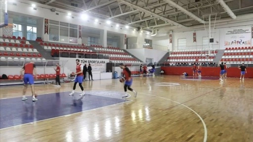 Gaziantep Basketbol liderlik koltuğunu bırakmak istemiyor