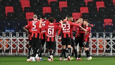 Gaziantep FK, 7 ma&ccedil; sonra sahadan 3 puanla ayrıldı