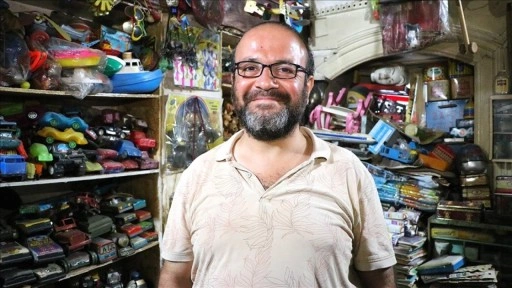 Gaziantepli sahafın oyuncak merakı iş yerini oyuncak müzesine çevirdi