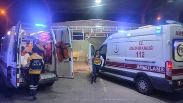Gaziantep'te enkazdan çıkarılan 10 yaralı, tedavileri için İzmir'e getirildi