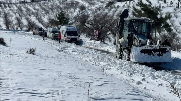 Gaziantep'te kar ve don hayatı olumsuz etkiledi