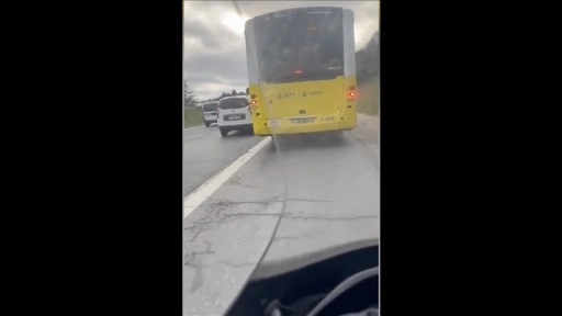 Gaziosmanpaşa'da İETT otobüsünün emniyet şeridinde ilerlediği anlar kamerada