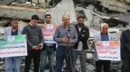 Gazze&#039;de gazeteciler &#039;İsrail&#039;in AA ofisini vurmasını&#039; protesto etti