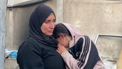 Gazze'de İsrail bombardımanında babasını kaybeden k&uuml;&ccedil;&uuml;k kızın tek isteği eve d&ouml;nmek