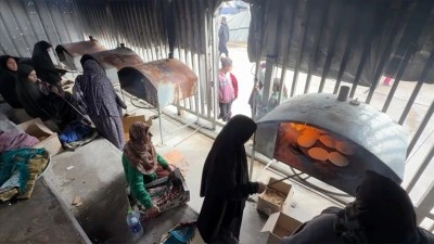 Gazze'de m&uuml;lteci kampında a&ccedil;ılan fırın, yerinden edilen Filistinlilere 'ekmek kapısı' oldu