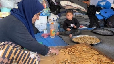 Gazze&rsquo;de yerinden edilen aileler imkansızlıklara rağmen bayram &ccedil;&ouml;reği geleneğini yaşatıyor