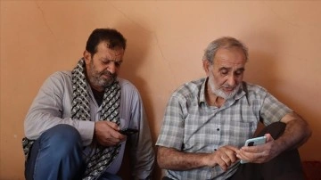 Gazze'deki yakınlarından haber alamayan Filistinliler endişeli