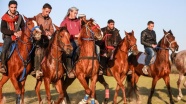 Gazzeli at binicileri yarışmalara katılamamanın üzüntüsünü yaşıyorlar