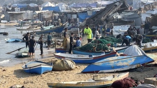 Gazzeli balıkçılar, İsrail tehdidi ve av yasağına rağmen denizlere açıldı