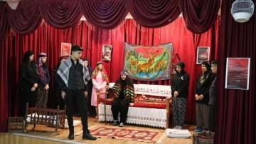 Geleceğin tiyatrocuları hazırladıkları oyunlarla yeteneklerini sergiliyor