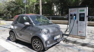Gelecek 10 yılda Avrupa'da elektrik araç kullanım oranı yüzde 40'a ulaşabilir