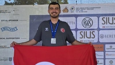 Gen&ccedil; atıcı Fahrettin Can Er, d&uuml;nya ikincisi oldu