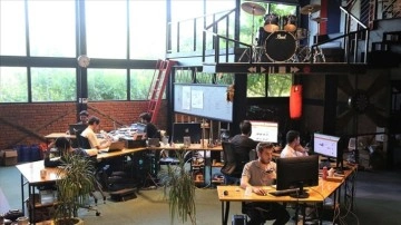Genç girişimcilerin fikirleri sıra dışı ofiste ürüne dönüşüyor
