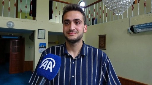 Genç imam görev yaptığı köy camisinin çehresini güzelleştirdi