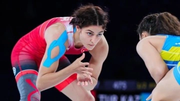 Genç milli güreşçi Elvira Kamaloğlu, Avrupa şampiyonu oldu