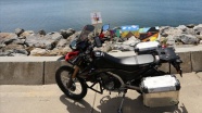 Genç motosikletli '5 kıta 5 tablo' projesi için dünyayı geziyor