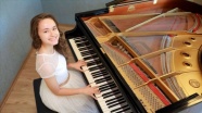 Genç piyanistten bir başarı daha