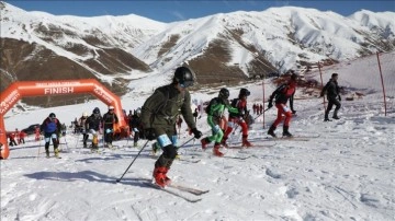 Gençler ve Büyükler Dağ Kayağı Türkiye Şampiyonası Rize'de yapıldı