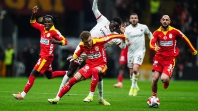 Gen&ccedil;lerbirliği Galatasaray'ı 2-0 mağlup ederek yarı finale y&uuml;kseldi