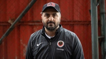 Gençlerbirliği'nin yeni teknik direktörü Sinan Kaloğlu, takımına güveniyor