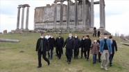 Gençlik ve Spor Bakanı Kasapoğlu, Aizanoi Antik Kenti ve Murat Dağı&#039;nı ziyaret etti