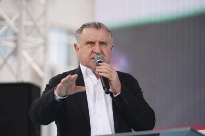 Gen&ccedil;lik ve Spor Bakanı Osman Aşkın Bak, Silivrikapı Spor K&ouml;y&uuml;'n&uuml;n a&ccedil;ılışına katıldı