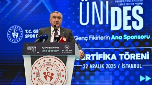 Gen&ccedil;lik ve Spor Bakanı Osman Aşkın Bak, &Uuml;NİDES'in programına katıldı